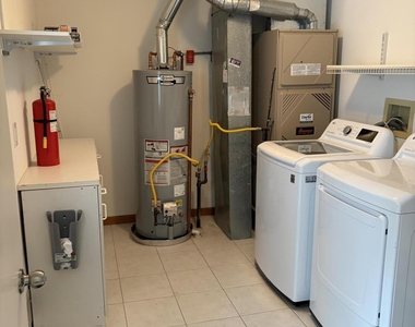 413 Earl Drive - Photo Thumbnail 14