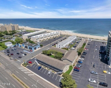 455 Ocean Boulevard - Photo Thumbnail 9