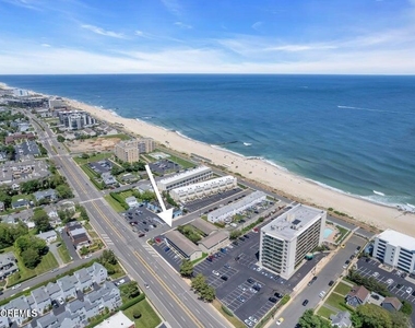 455 Ocean Boulevard - Photo Thumbnail 10