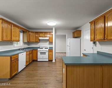 415 Dover Road - Photo Thumbnail 5