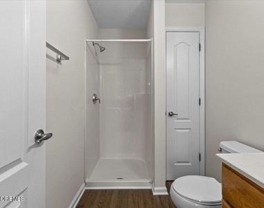 415 Dover Road - Photo Thumbnail 20