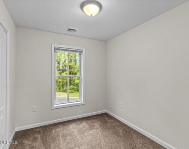 415 Dover Road - Photo Thumbnail 10