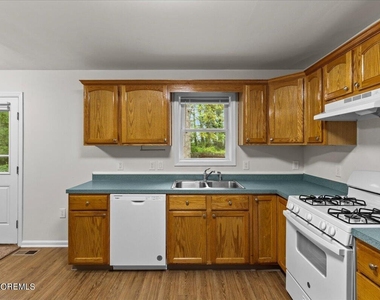 415 Dover Road - Photo Thumbnail 7