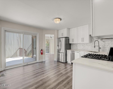17 Emerald Lane - Photo Thumbnail 11