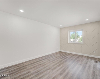 17 Emerald Lane - Photo Thumbnail 12