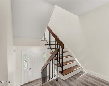 17 Emerald Lane - Photo Thumbnail 3