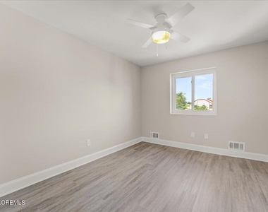 17 Emerald Lane - Photo Thumbnail 20