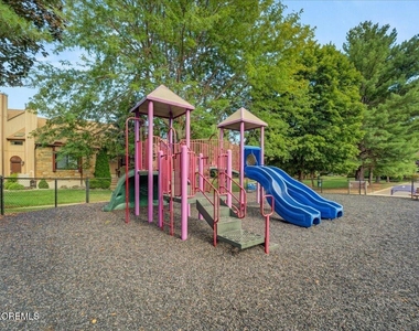 17 Emerald Lane - Photo Thumbnail 30