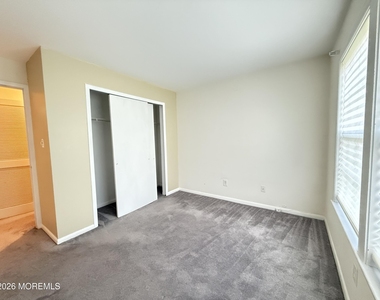 112 Lowell Court - Photo Thumbnail 18