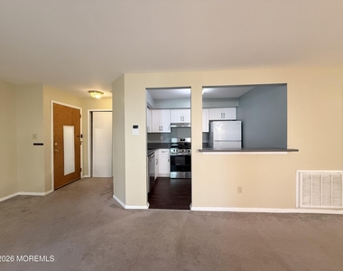 112 Lowell Court - Photo Thumbnail 10