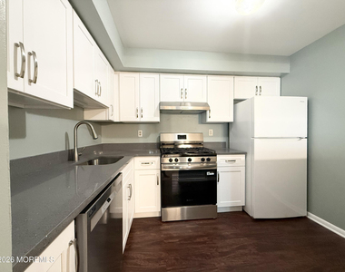112 Lowell Court - Photo Thumbnail 1