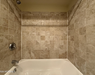 112 Lowell Court - Photo Thumbnail 14