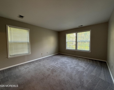 112 Lowell Court - Photo Thumbnail 15