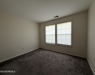 112 Lowell Court - Photo Thumbnail 19