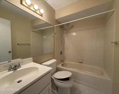 112 Lowell Court - Photo Thumbnail 20
