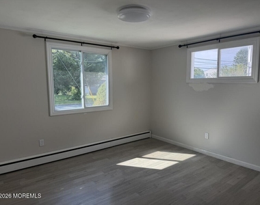 71 Helen Avenue - Photo Thumbnail 2