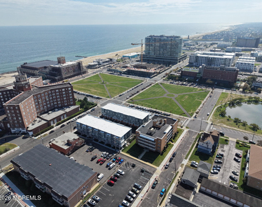201 Sunset Avenue - Photo Thumbnail 24