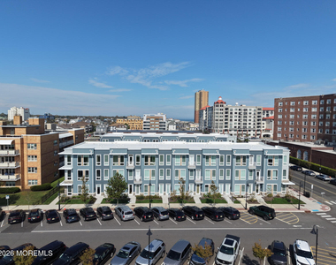201 Sunset Avenue - Photo Thumbnail 3