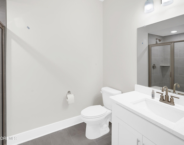 201 Sunset Avenue - Photo Thumbnail 10