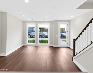 201 Sunset Avenue - Photo Thumbnail 7