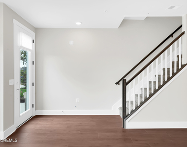 201 Sunset Avenue - Photo Thumbnail 4