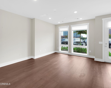 201 Sunset Avenue - Photo Thumbnail 8