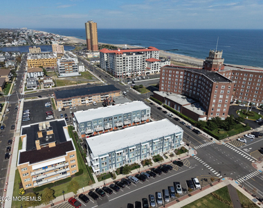 201 Sunset Avenue - Photo Thumbnail 23