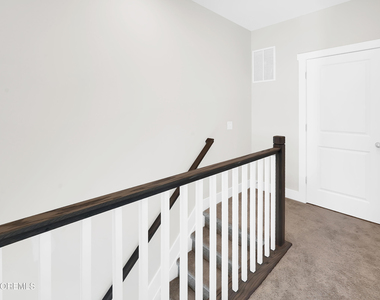 201 Sunset Avenue - Photo Thumbnail 15