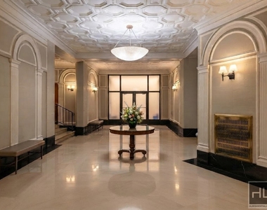 West 68 Street - Photo Thumbnail 6