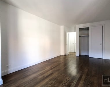 E 82 St - Photo Thumbnail 2