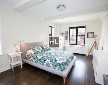 West 70th Street - Photo Thumbnail 1
