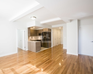 West 70th Street - Photo Thumbnail 3