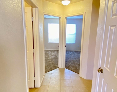 1353 N Jamaica Way - Photo Thumbnail 21