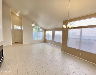 1353 N Jamaica Way - Photo Thumbnail 10