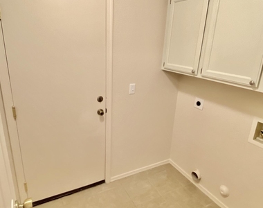 1353 N Jamaica Way - Photo Thumbnail 25