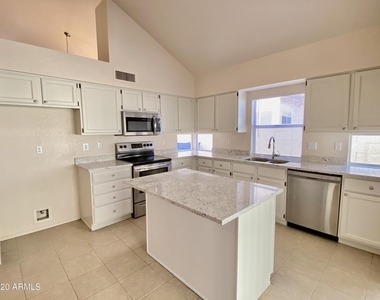 1353 N Jamaica Way - Photo Thumbnail 15