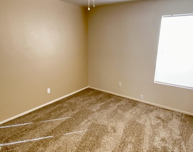 1353 N Jamaica Way - Photo Thumbnail 22