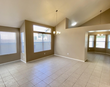 1353 N Jamaica Way - Photo Thumbnail 13