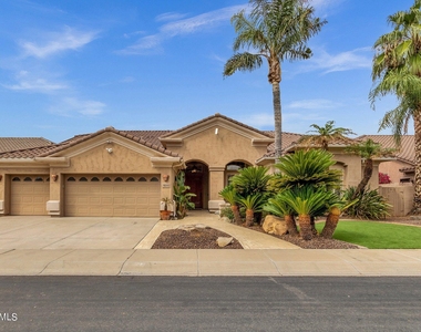 18210 N 53rd Street - Photo Thumbnail 3