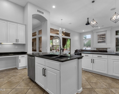 18210 N 53rd Street - Photo Thumbnail 15