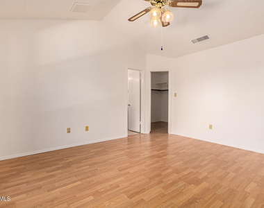 5860 W Saragosa Street - Photo Thumbnail 13