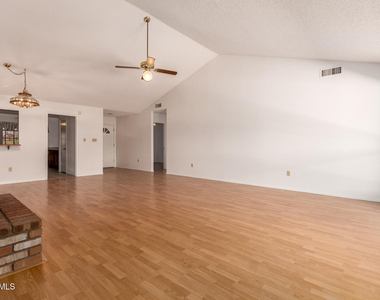 5860 W Saragosa Street - Photo Thumbnail 7