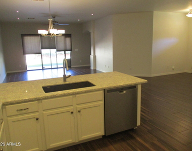 719 N Tangerine Drive - Photo Thumbnail 4