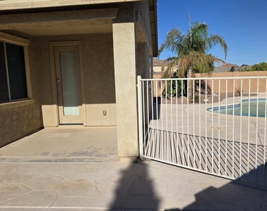 41671 W Elm Drive - Photo Thumbnail 18