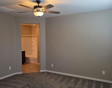 41671 W Elm Drive - Photo Thumbnail 13