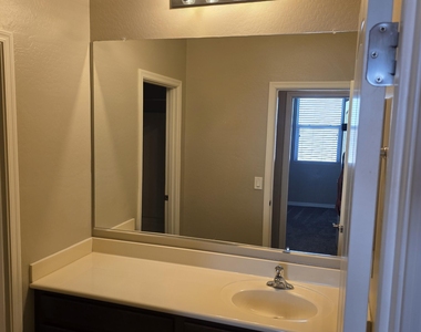41671 W Elm Drive - Photo Thumbnail 9