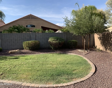 9534 W Albert Lane - Photo Thumbnail 17