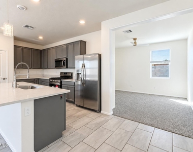 2435 W Kowalsky Lane - Photo Thumbnail 9