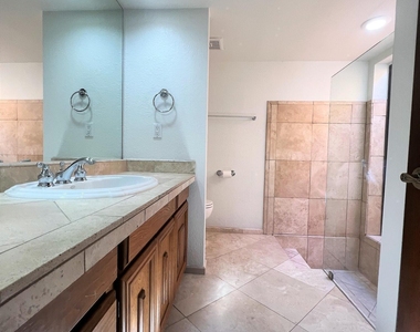 8005 E Via Del Desierto -- - Photo Thumbnail 40