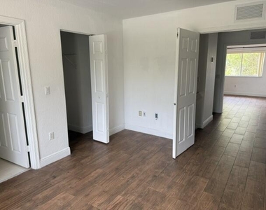8330 Sw 29th Street - Photo Thumbnail 12